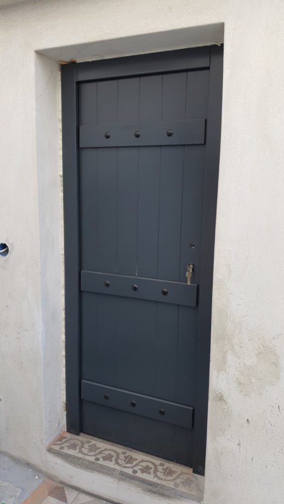 ξύλινες πόρτες για ξενοδοχεία με ηχομόνωση ergomasif