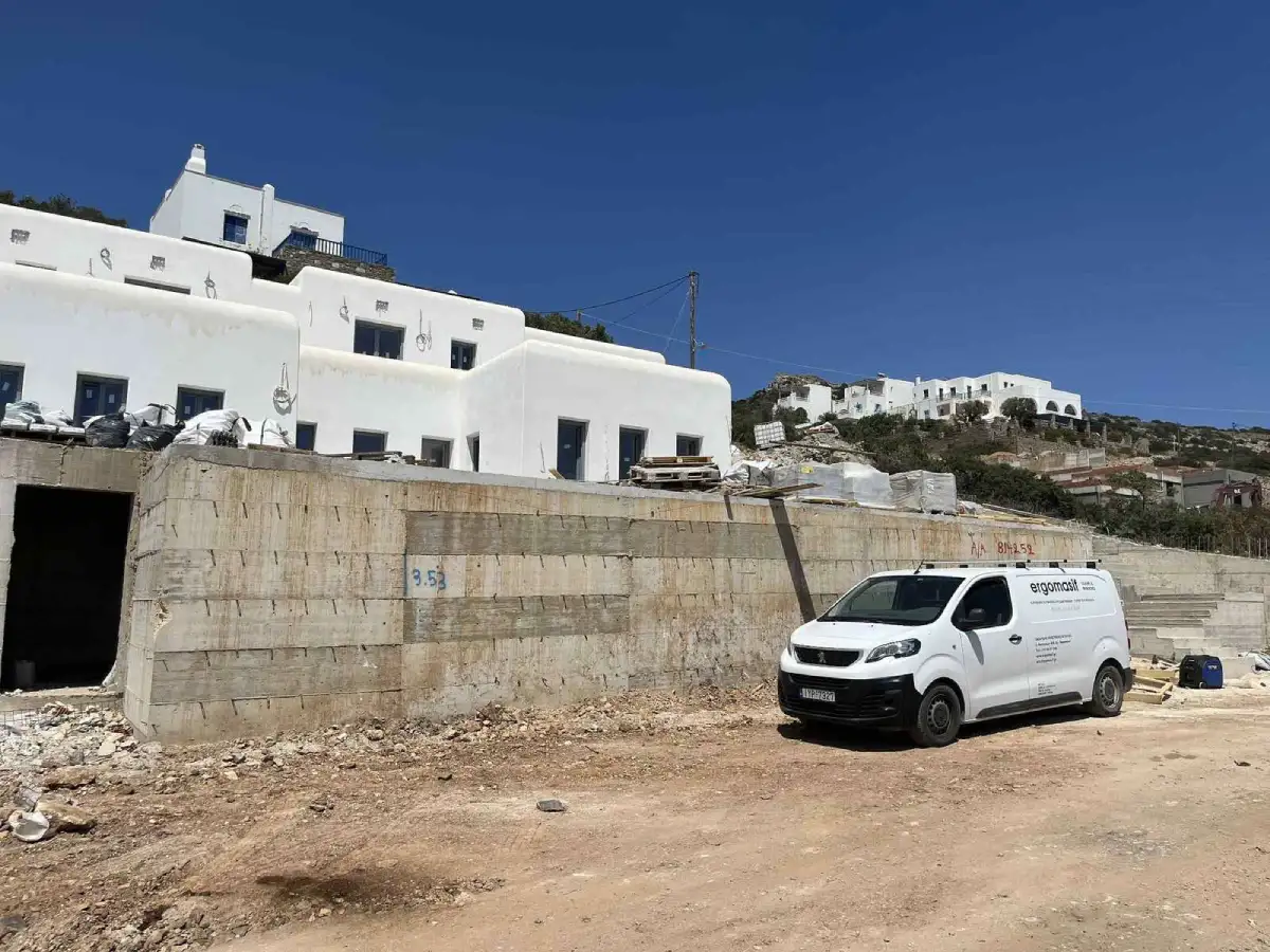 ξύλινα κουφώματα Αντίπαρος Ergomasif πολυτελής κατοικία
