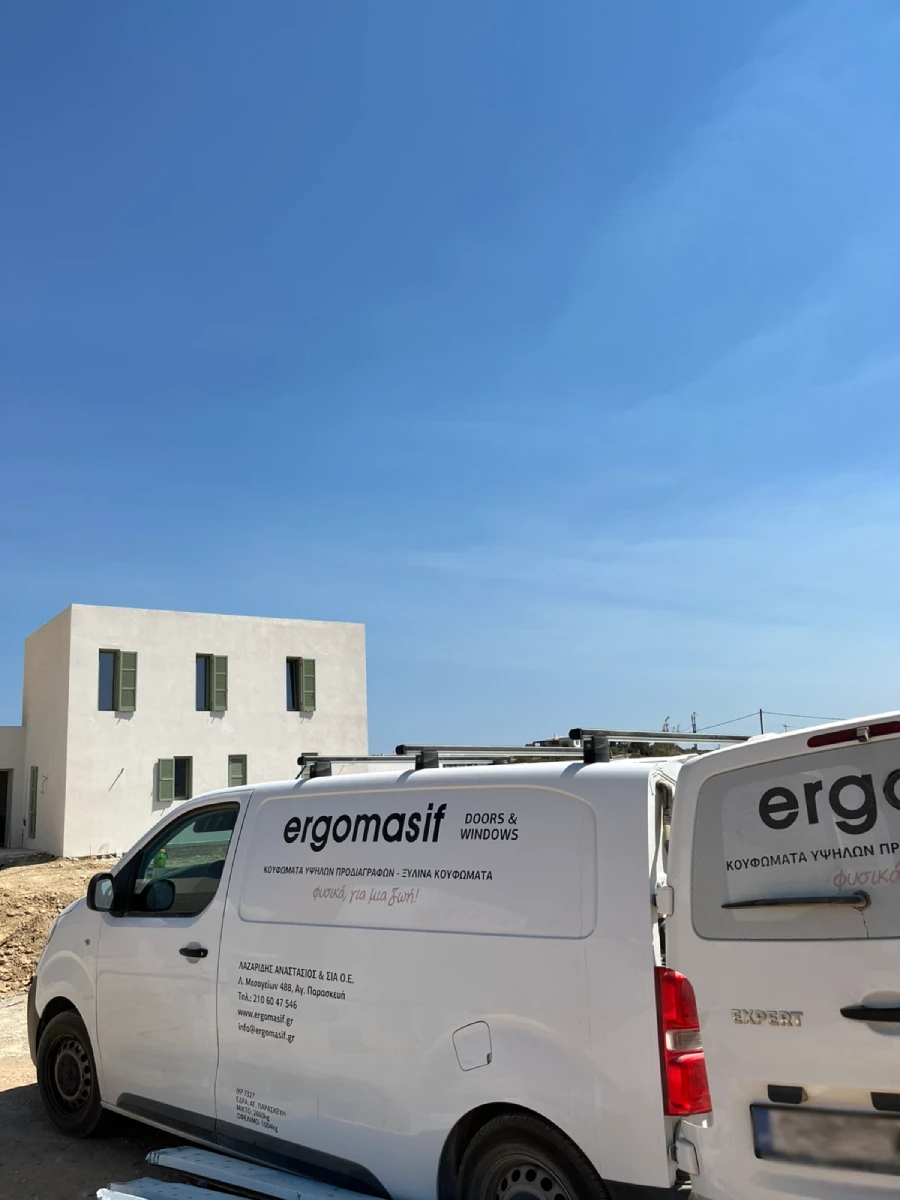 ξύλινα κουφώματα υστέρνι Πάρος Ergomasif πολυτελής κατοικία