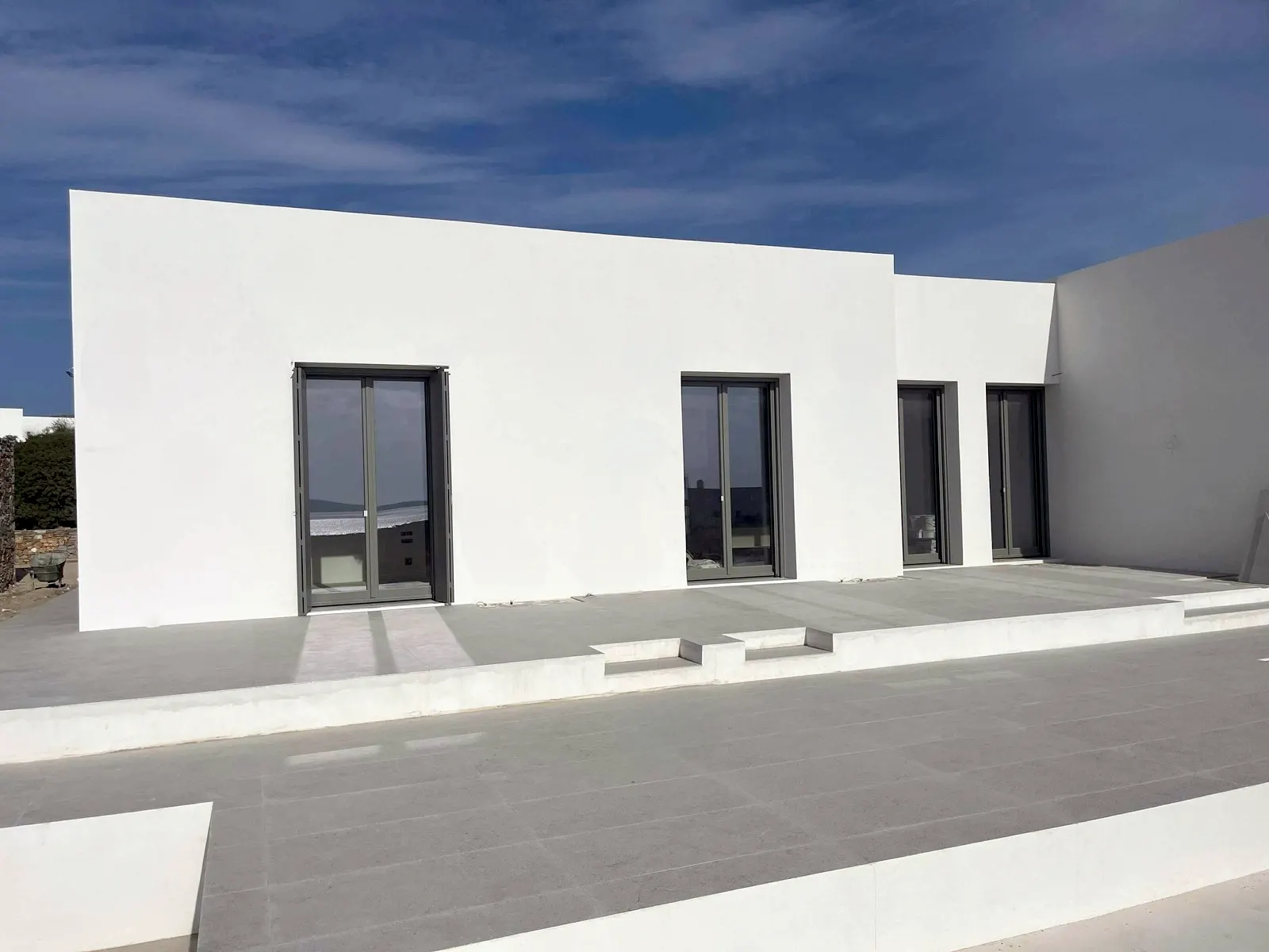 ksylina-koufwmata-paros-ergomasif ξύλινα κουφώματα Πάρος πολυτελείς κατοικίες