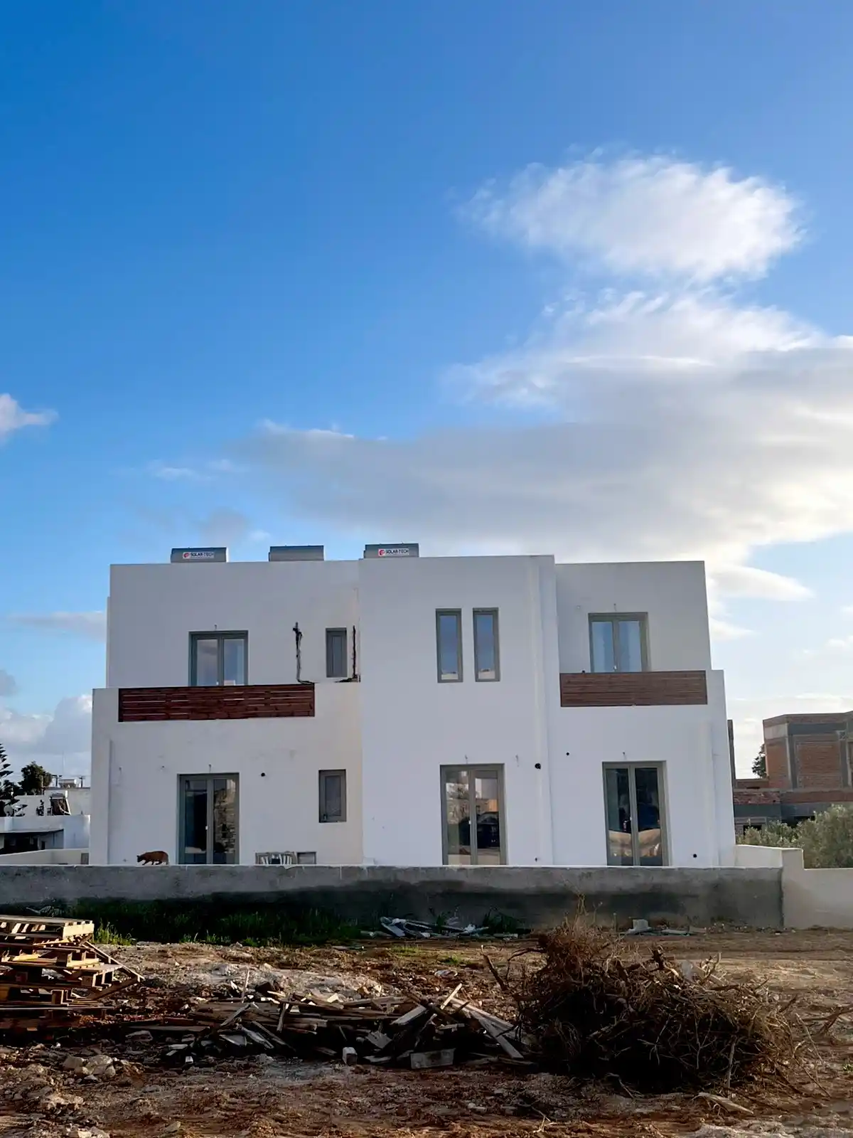 ξύλινα κουφώματα σε πολυτελείς κατοικίες στην Πάρο