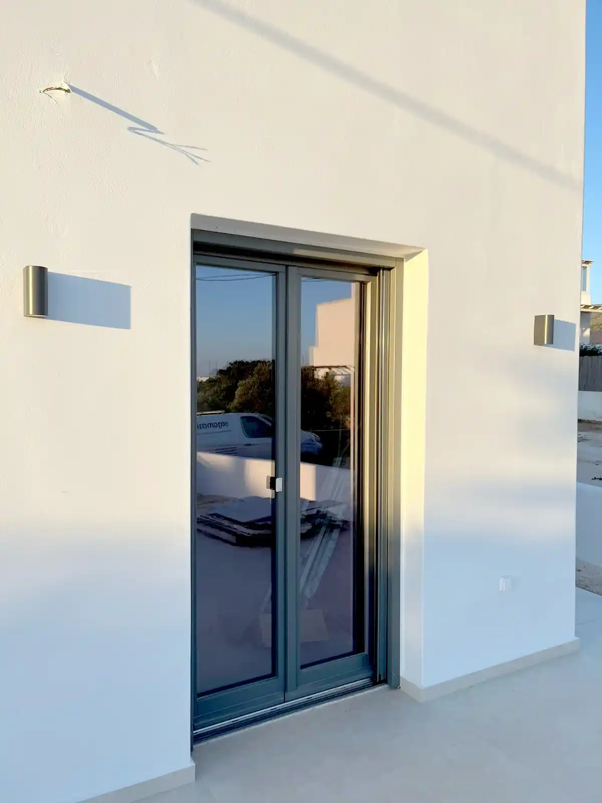 ξύλινα κουφώματα σε πολυτελείς κατοικίες στην Πάρο