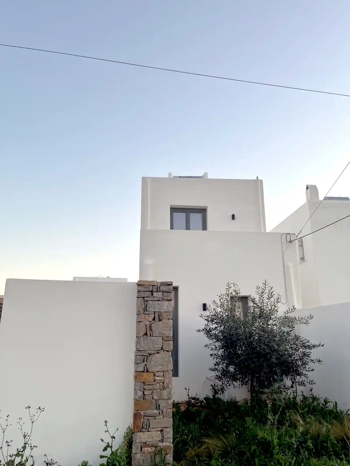 ξύλινα κουφώματα πολυτελή κατοικία Πάρος ergomasif